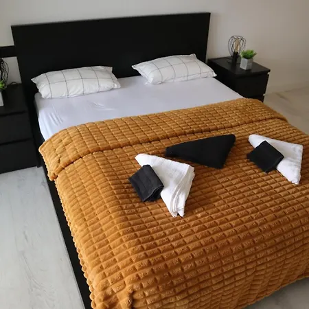 Damas * Μπένιντορμ